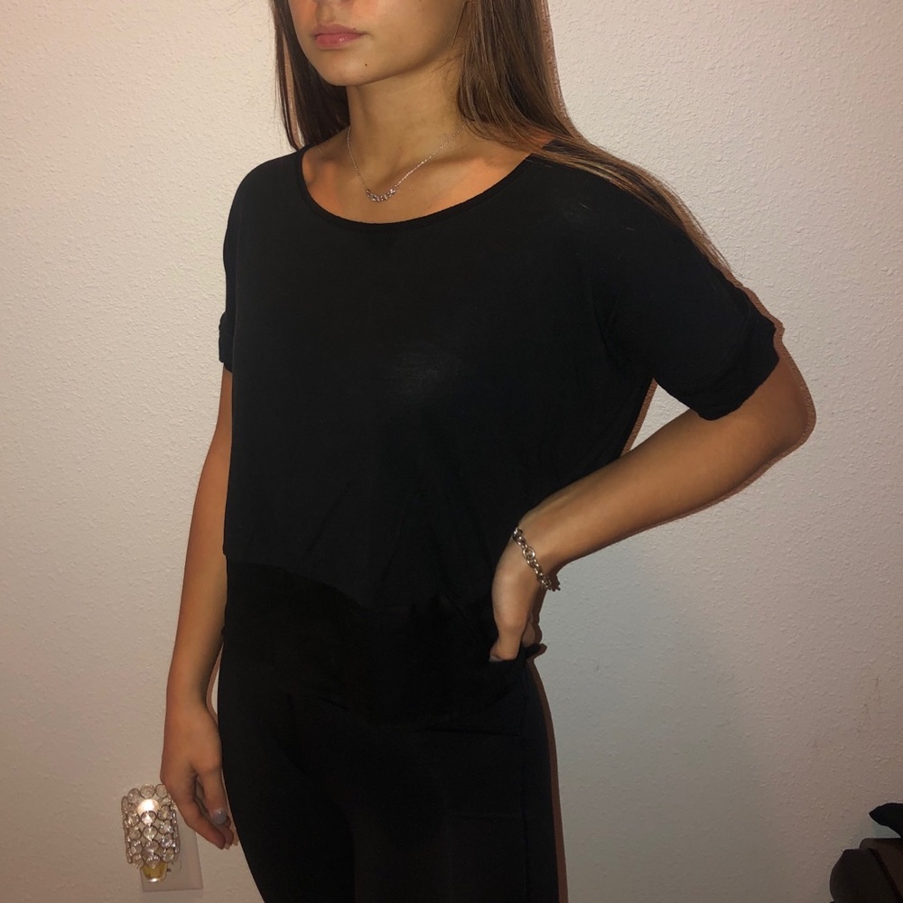 Black forever 21 t-shirt! Never worn!